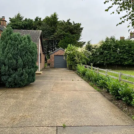 Meadowside Weaverthorpe