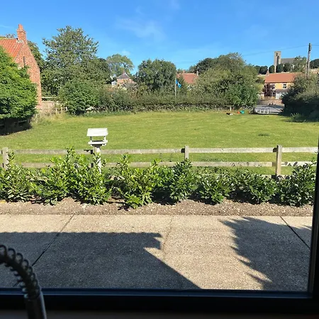 Meadowside Weaverthorpe