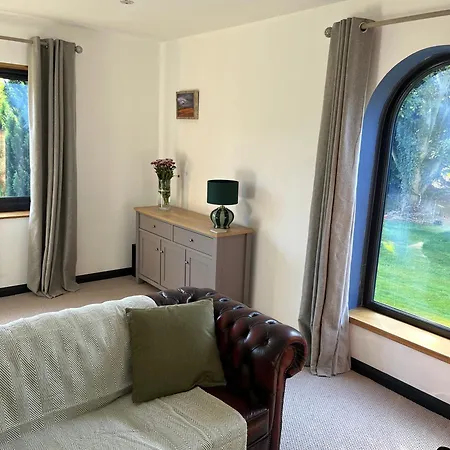 Meadowside Semesterbostad *