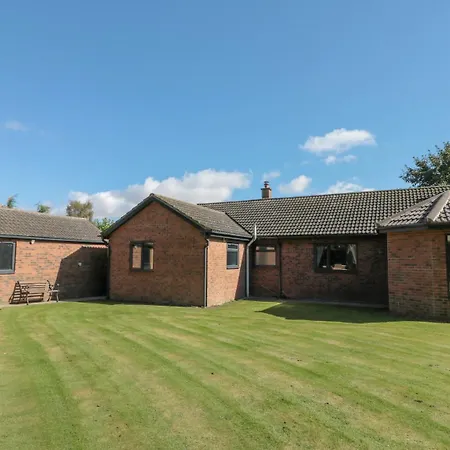 Meadowside Weaverthorpe