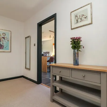 Meadowside Semesterbostad *